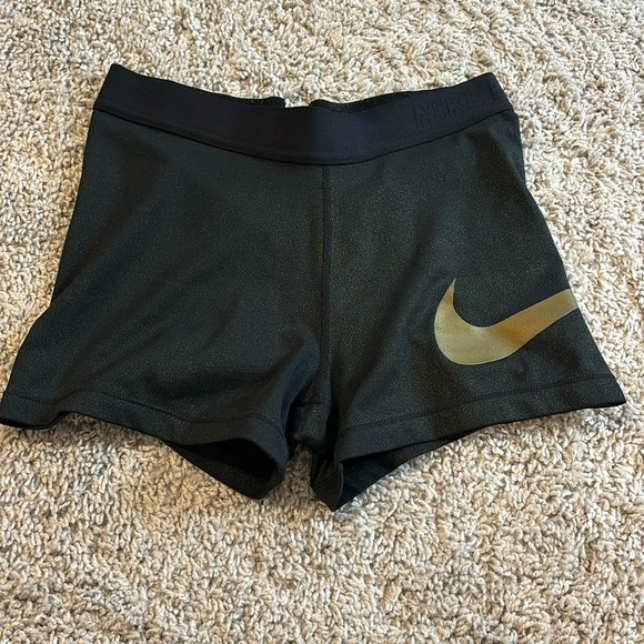 Nike Pro Shorts - Picture 1 of 3